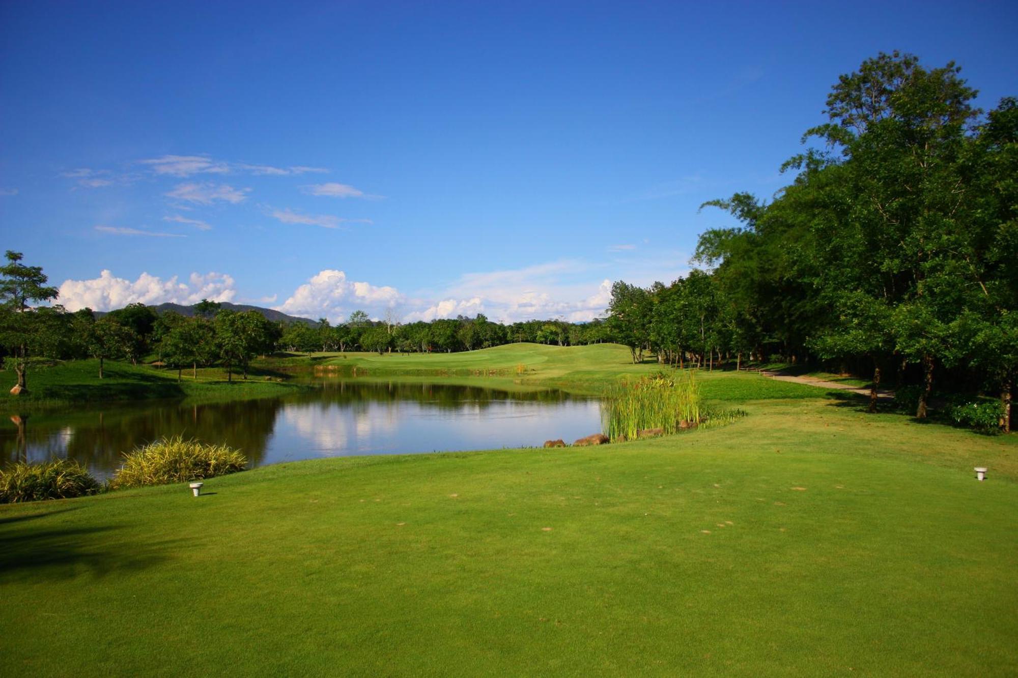 Mae Jo Golf Resort & Spa Ban Ban San Sai Buitenkant foto